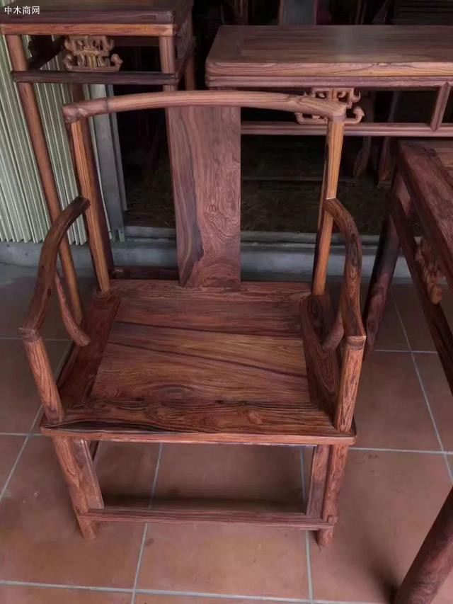 白酸枝（奧氏黃檀）