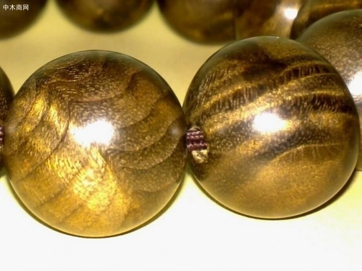 金絲楠木手串散發出的香氣