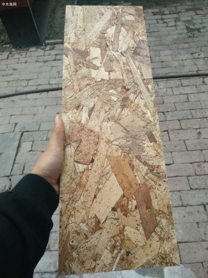 供應歐松板下角料