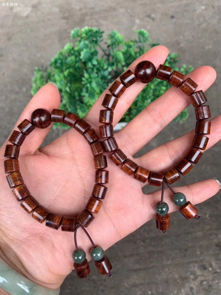 一直能和海南黃花梨作比較的越南黃花梨