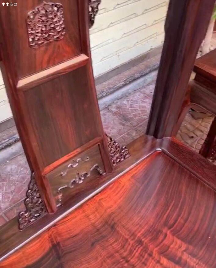 精品大紅酸枝圈椅獨板細節圖視頻廠家