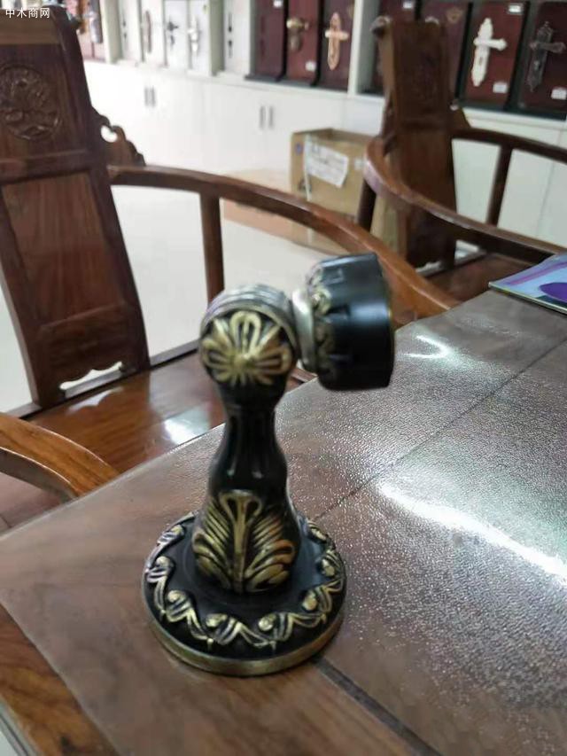 裝修時(shí)如何選購家居木門門吸?吸門器的正確安裝方法有哪些?