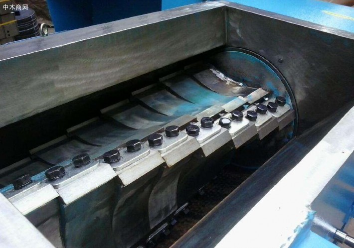 新一代竹木破碎機爪型刀架設計