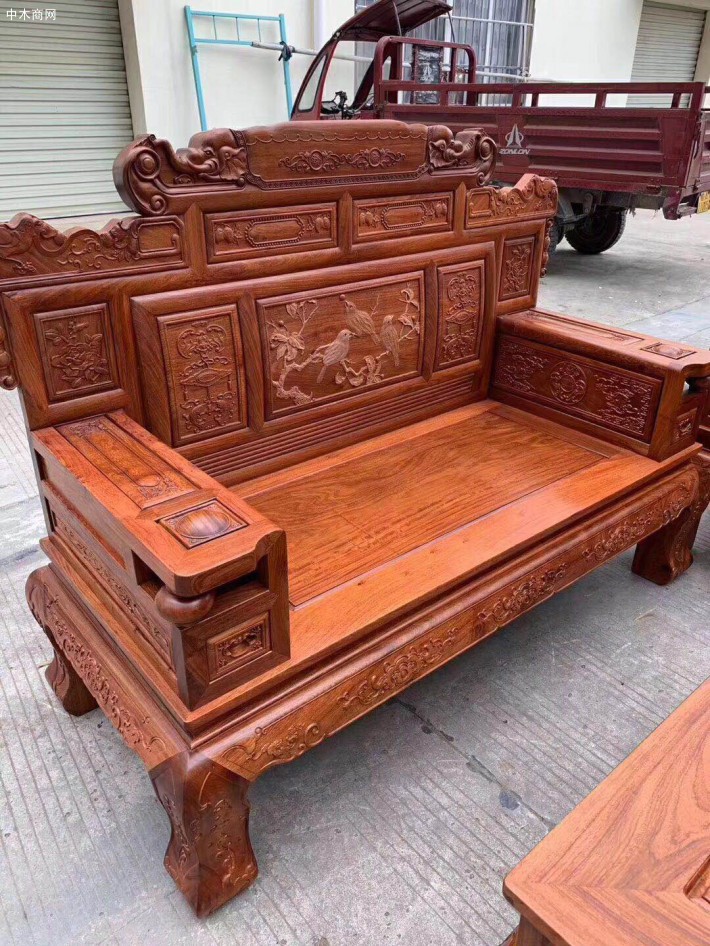 緬甸花梨財(cái)源滾滾沙發(fā)六件套生產(chǎn)廠家圖片