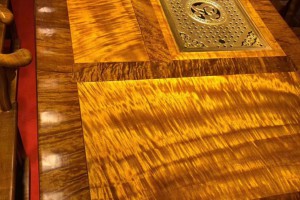 特紋金絲楠茶桌廠家批發(fā)價格