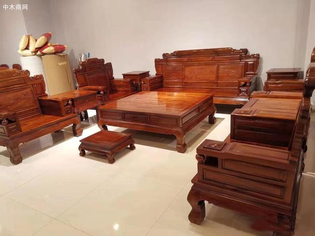 紅木家具深受大家喜歡,有些內行人卻不建議購買,這是為什么