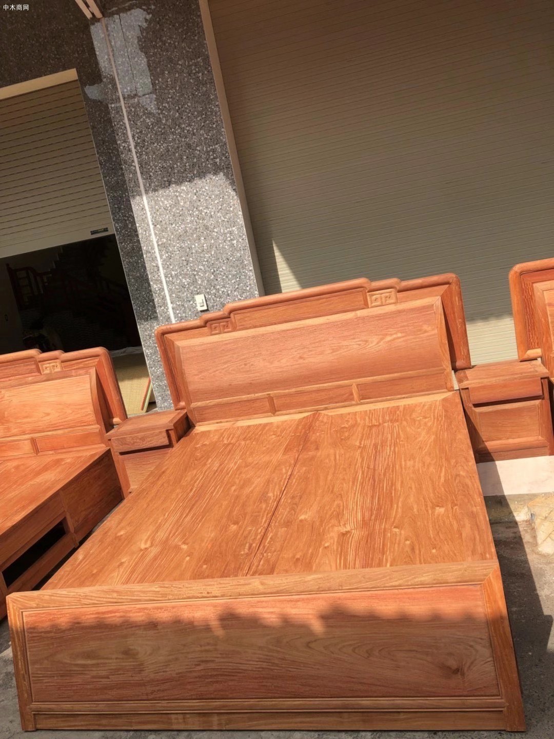 精品緬甸花梨木廂式大床廠家批發(fā)價(jià)格品牌