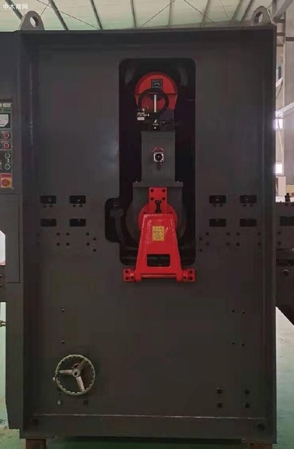 青島干川和碩精密機(jī)械制造有限公司砂光機(jī)產(chǎn)品大全架寬帶砂光機(jī)（快進(jìn)料）圖片