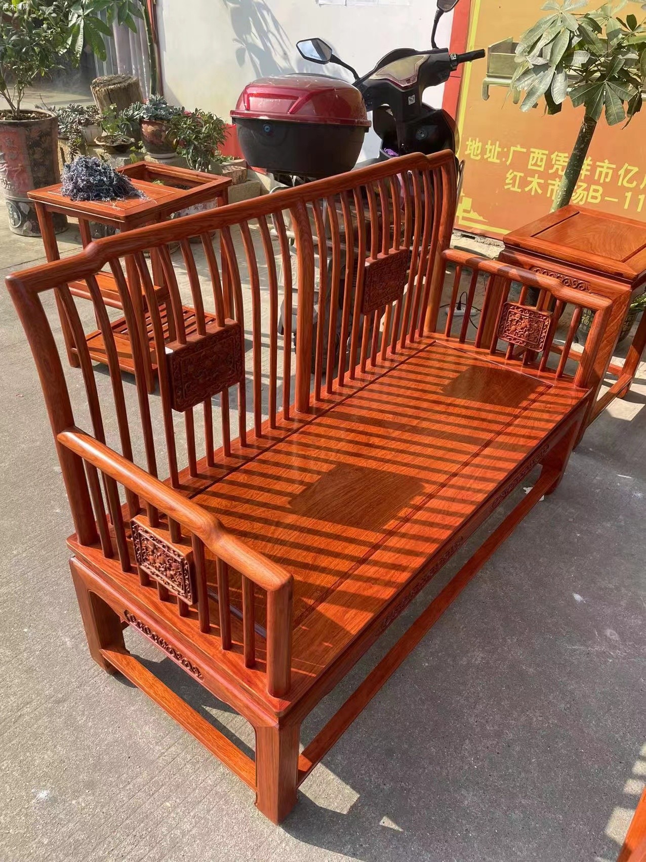 憑祥龍之涵紅木家具緬甸花梨新中式沙發(fā)六件套生產(chǎn)廠家