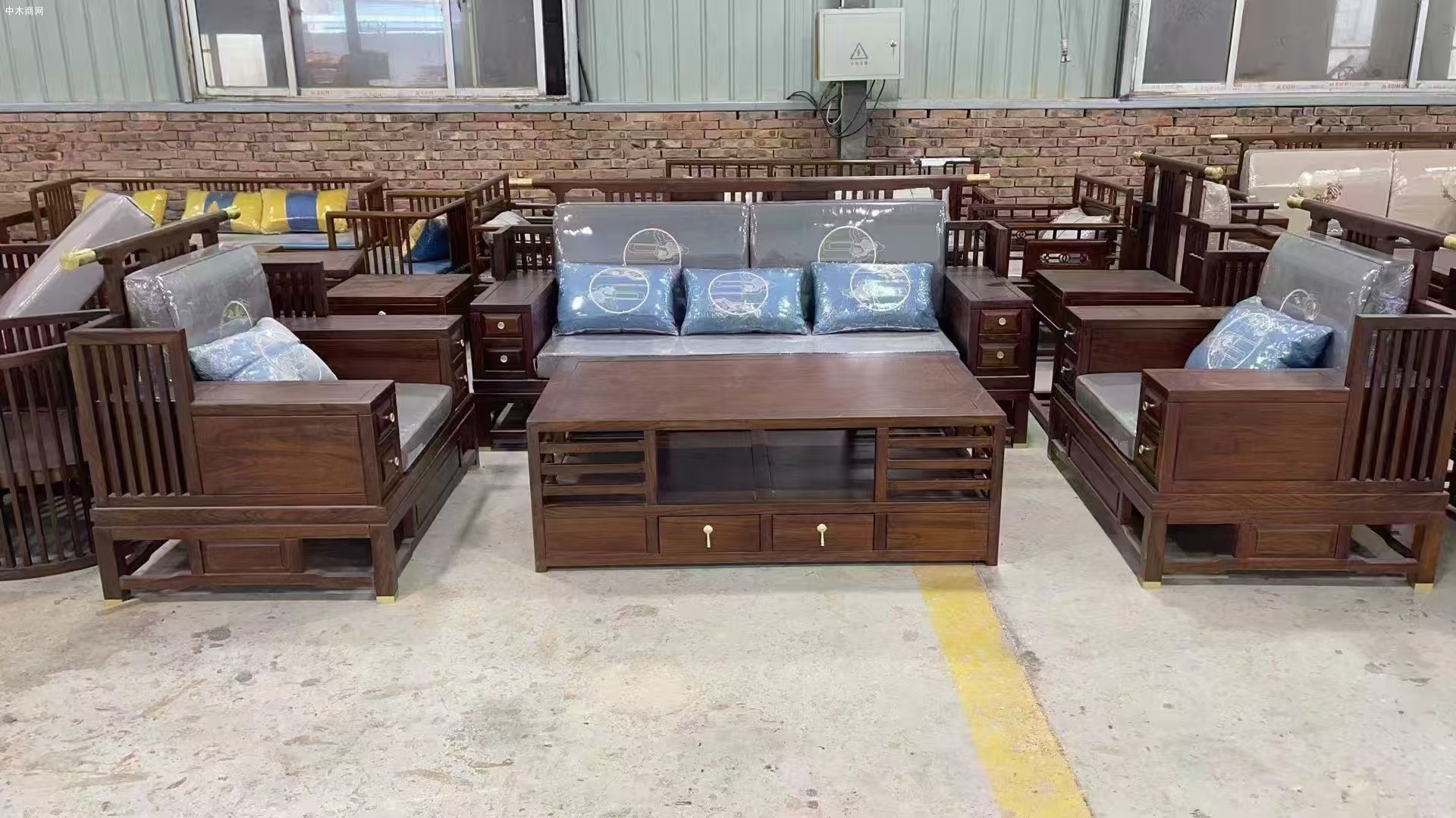 天地木緣家具廠家直銷俄羅斯榆木白茬沙發家具圖片