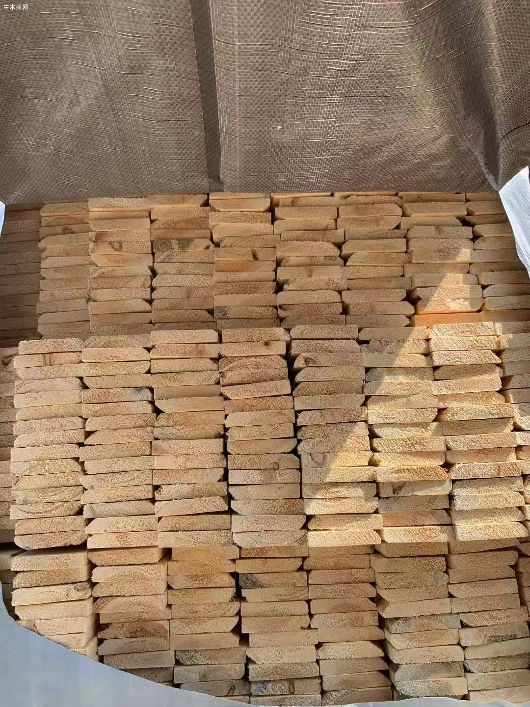 特價處理俄羅斯樟子松烘干板材批發